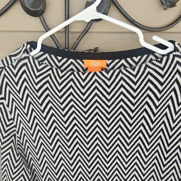 Joe Fresh Black and White Chevron Zigzag Sweater - Picture 3 of 6